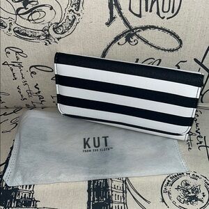 Kut from the Kloth Monochrome Striped Wallet